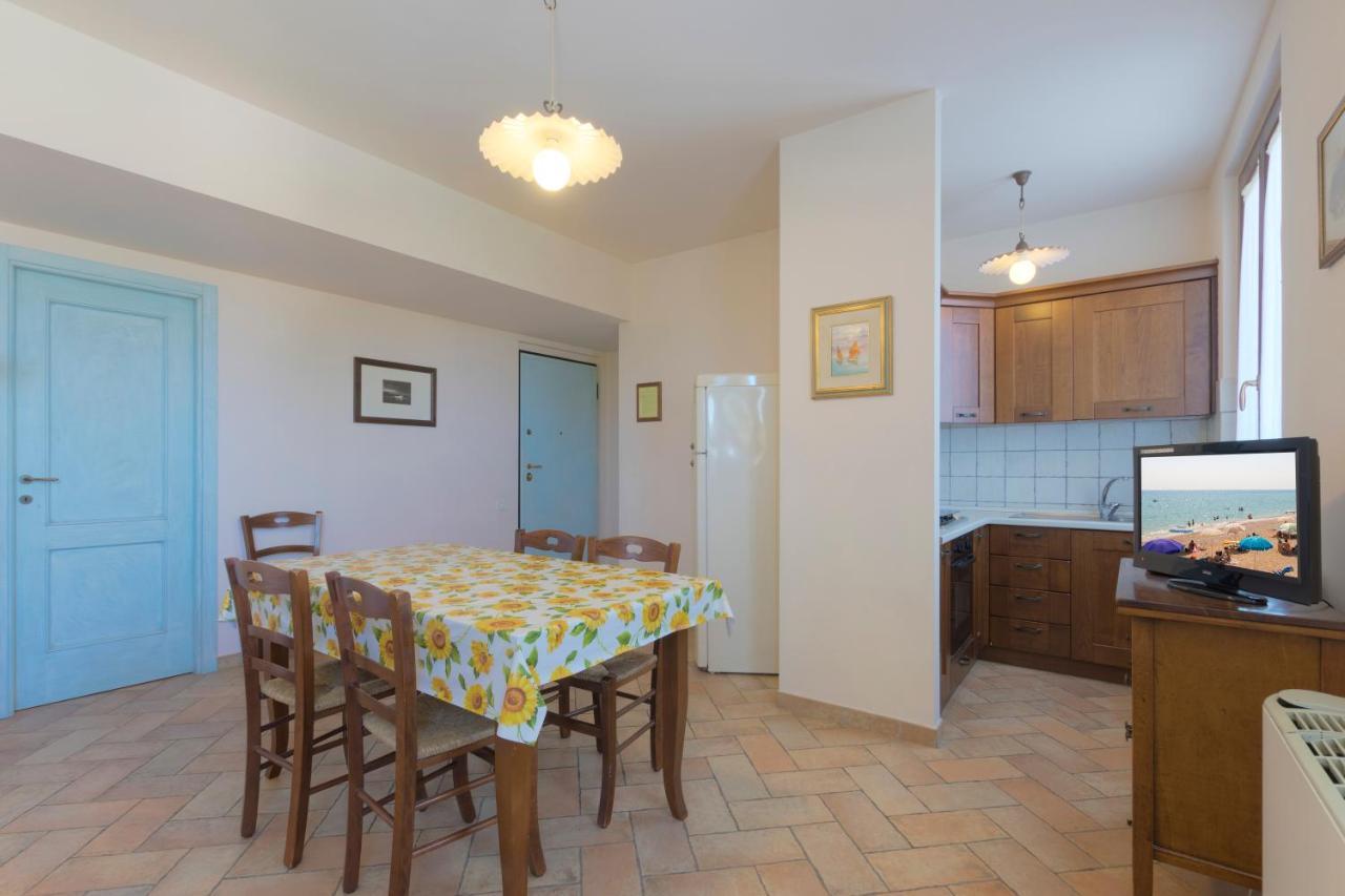 Casale Del Conero Aparthotel Porto Recanati Exteriör bild