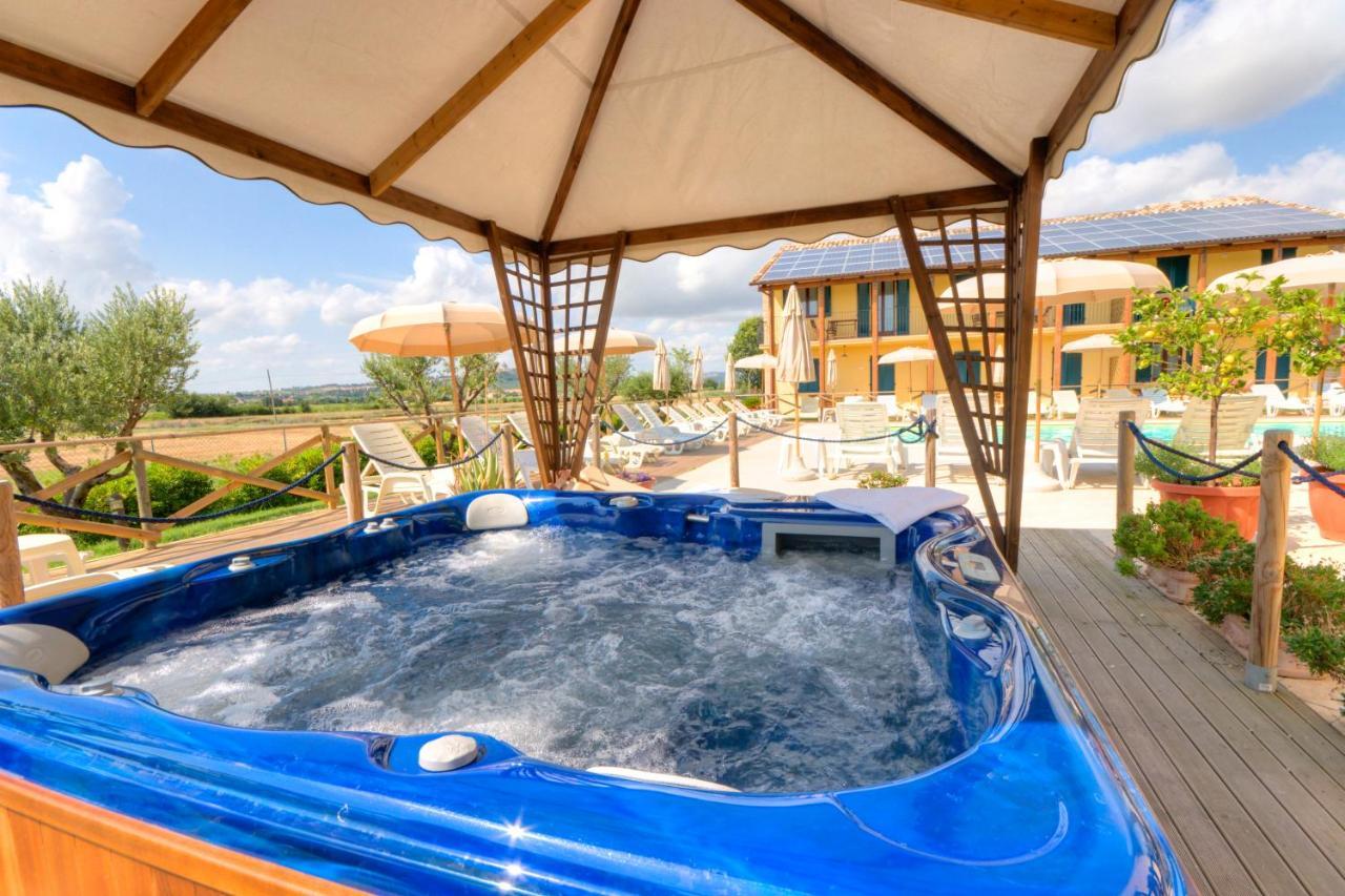 Casale Del Conero Aparthotel Porto Recanati Exteriör bild