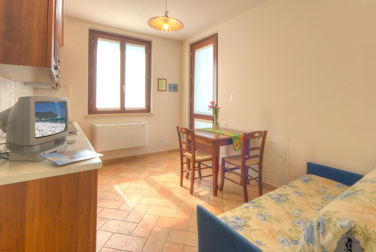 Casale Del Conero Aparthotel Porto Recanati Exteriör bild